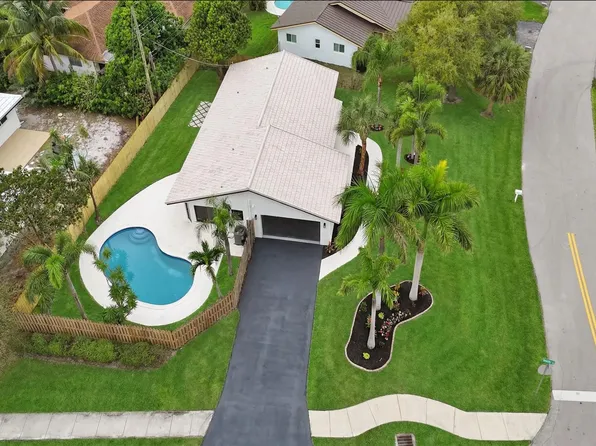 518 Linnet Circle, Delray Beach, FL 33444