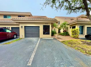 16320 Malibu Dr #10, Weston, FL 33326