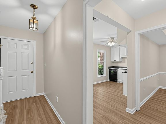 4th image of 176 Buckstone Ln
