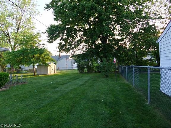 4th image of 602 E 300th St