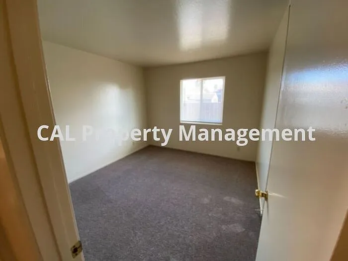 3 bed, 2.0 bath, 1312 sqft, $3,595 — Photo 3