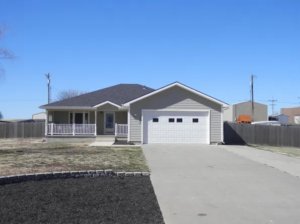 1804 Walnut St, Ellis, KS 67637