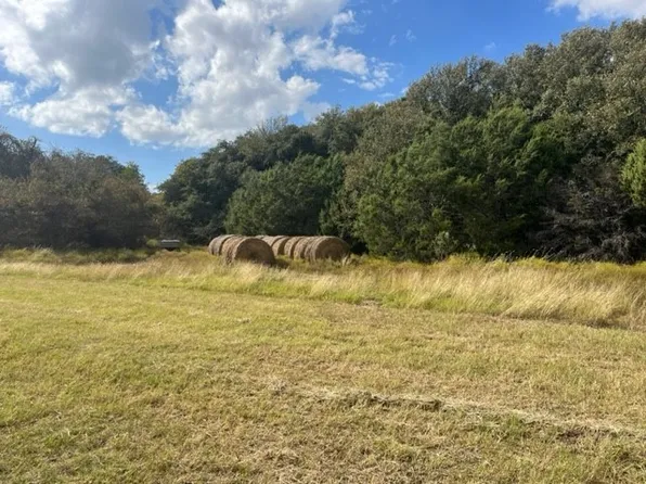 300 E 3rd St, Iredell, TX 76649