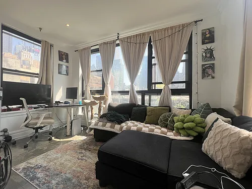 366 W 46th St #4 Photo 1