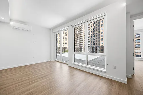 100 Sullivan Pl Photo 1