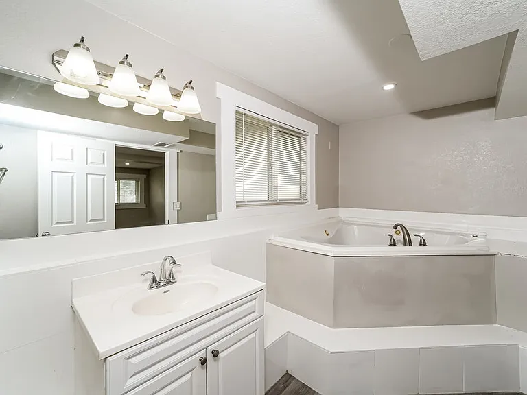 1580 W Bora Bora Dr — Photo 9