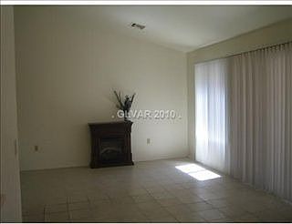 4th image of 2513 Desert Glen Dr