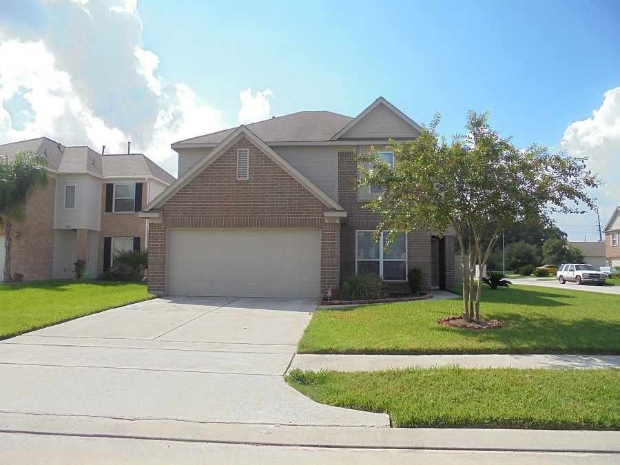 1st image of 1002 Thicket Hill Ct