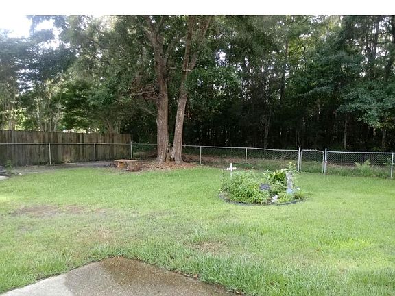3rd image of 2207 Sandalwood Dr