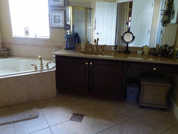 4th image of 3372 Tumbling River Dr
