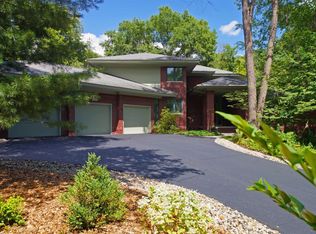 5559 Great Hawk Cir, Ann Arbor, MI 48105