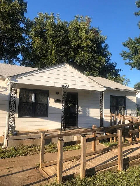 3 bed, 1050 sqft, $1,150 — Photo 2