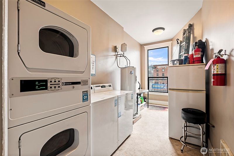 5th image of 176 S Howard Street