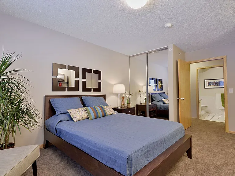 The Metro Apartments — Photo 8