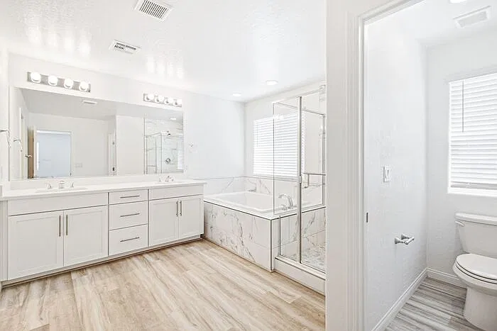 4 bed, 2.5 bath, 2240 sqft, $3,000 — Photo 4