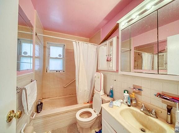 4th image of 2A Lakeview Ave #2A