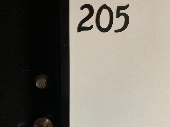 215 E Cherry St #205