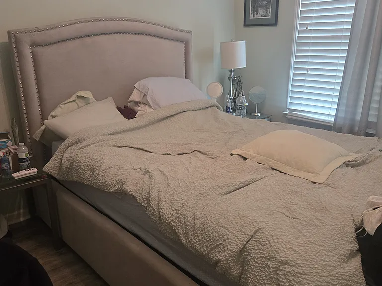 209 Buckland Dr — Photo 2