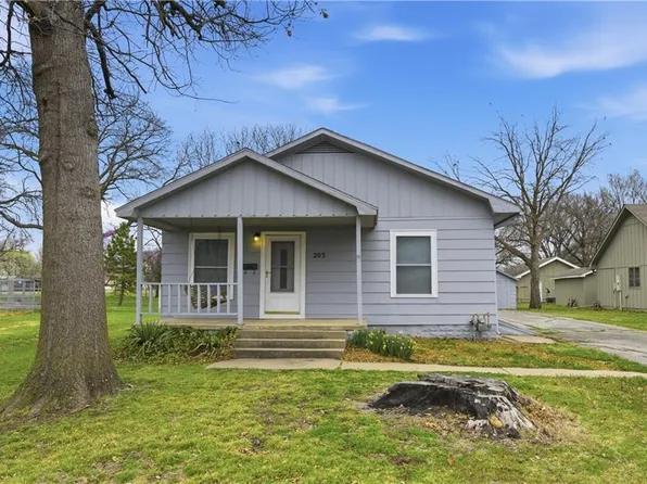 203 S Dittman St, Frontenac, KS 66763