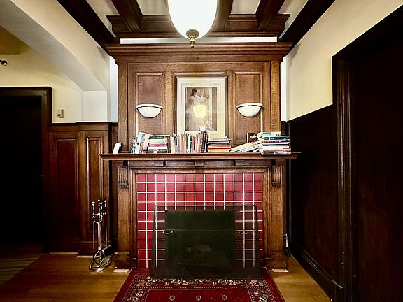 3rd image of 646 Broadview Ave #200C