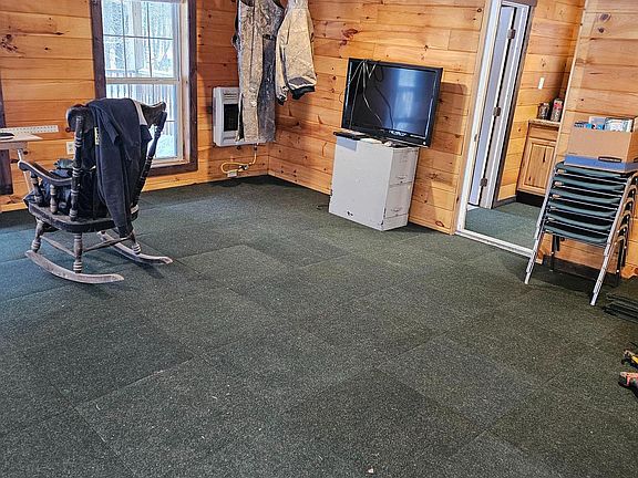 4th image of 549 Blake Rd