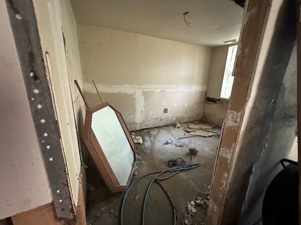 chicago-illinois-2075752959 picture