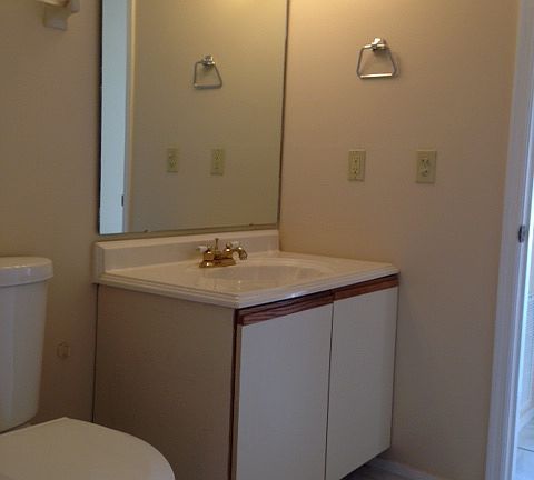 1/2 bath