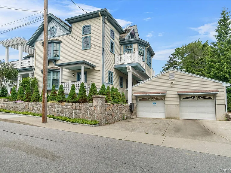 43 Ackerman St #2 — Photo 22