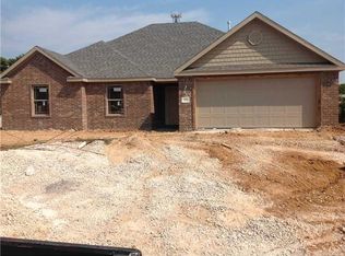 1415 W Walker Dr, Rogers, AR 72756