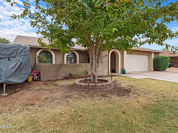 2nd image of 2209 E EMELITA Avenue