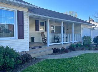 1101 Country Club Rd, Oak Hill, WV 25901