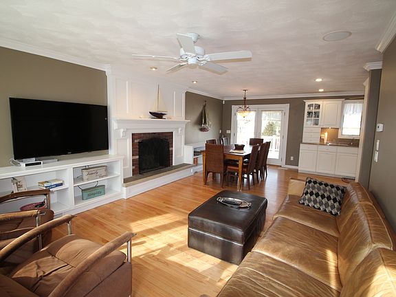 dining with fireplace