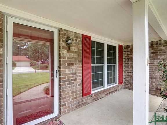 3rd image of 122 Longleaf Cir