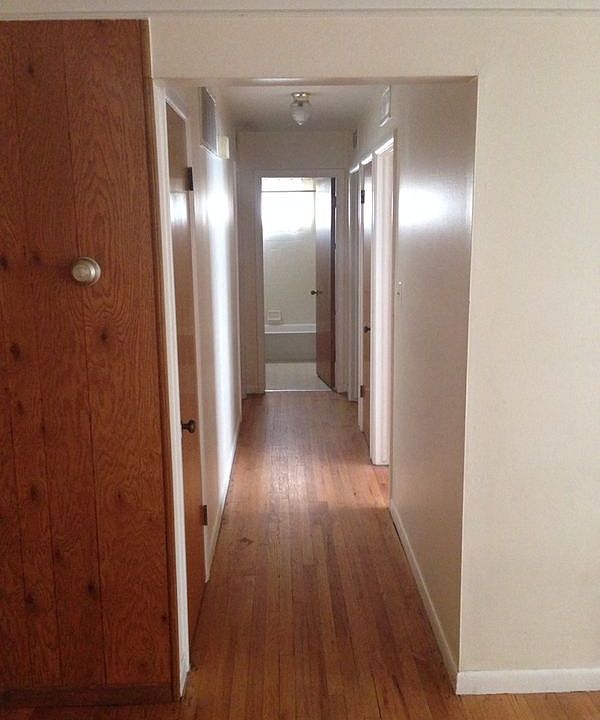 1st image of 22449 Hillock Ave