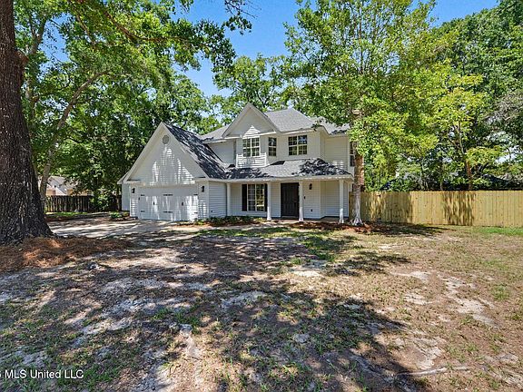 2nd image of 3611 Hedgewood Cv