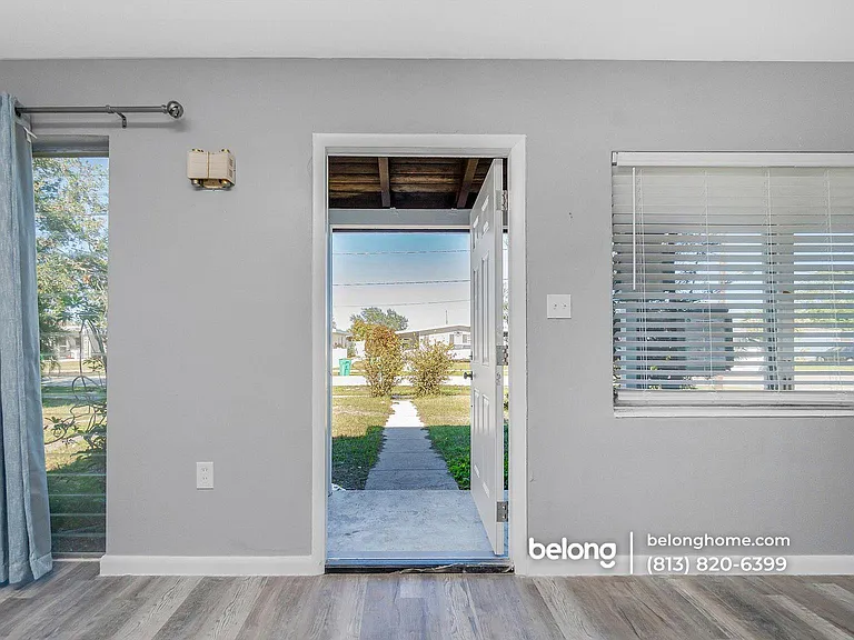 691 Sharon Cir — Photo 7