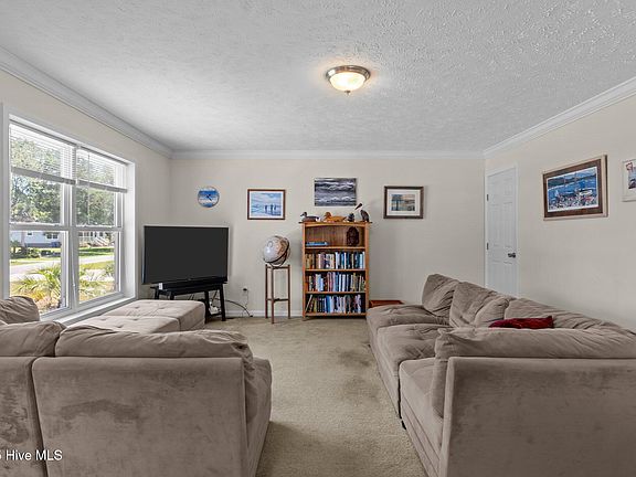 5th image of 233 NE 70th Street