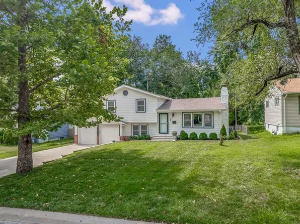 8401 W 91st Ter, Overland Park, KS 66212