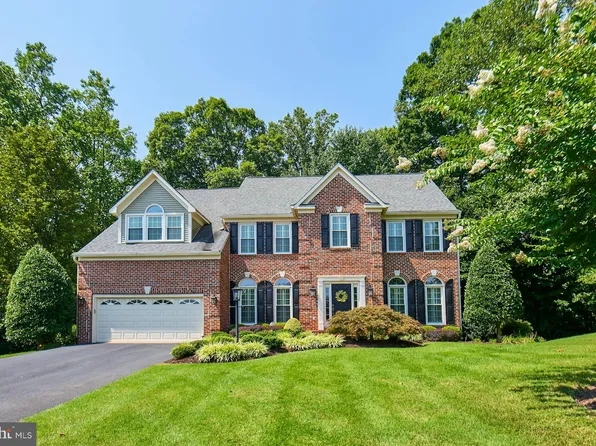 8156 Old Barrington Blvd, Fairfax Station, VA 22039