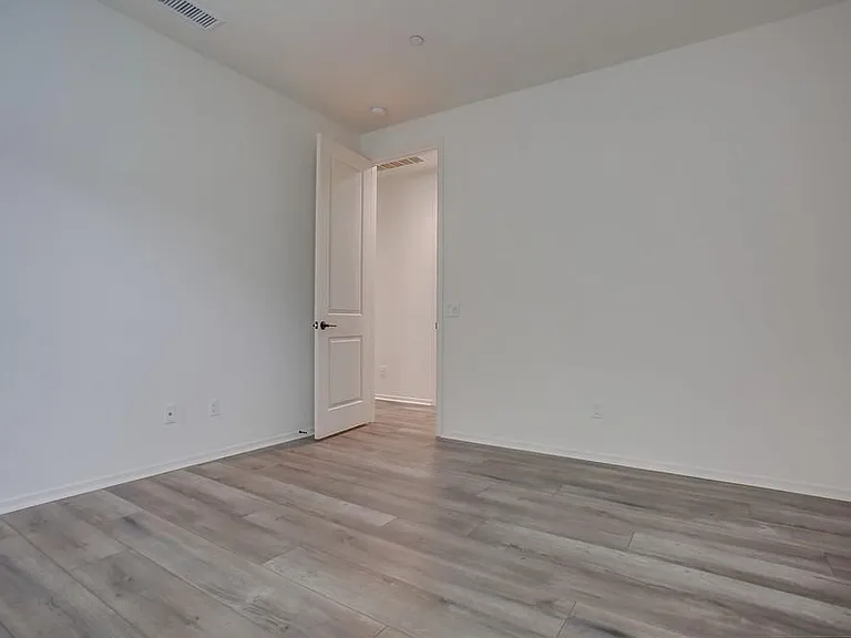 693 Gemstone Dr — Photo 23
