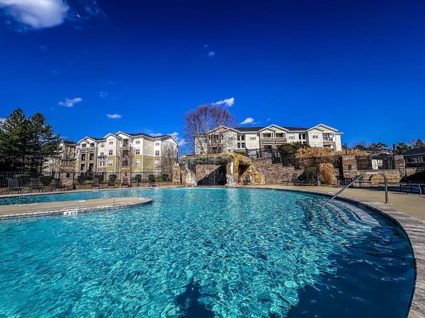 4229 Stonecrest Dr #207