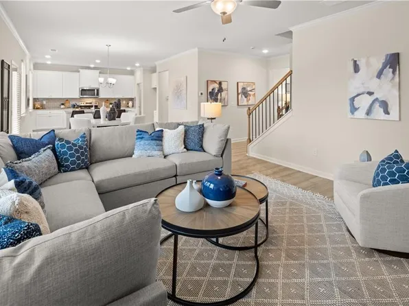 2210 Cormac St, East Point, GA 30344