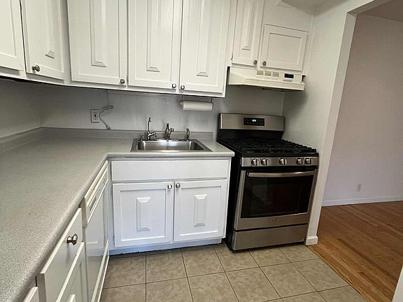 4th image of 2 Cook Close #2