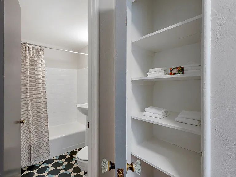 611 East 11th — Photo 13