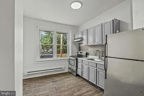 3rd image of 2433 N Garnet St