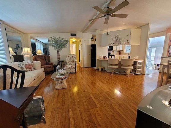 3rd image of 222 Palm Air Dr