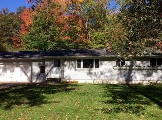 W1942 Rader Rd, Marinette, WI 54143