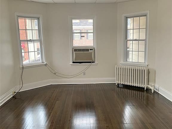 4th image of 187 Franklin Ave #2F
