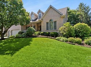 908 Spindletree Ave, Naperville, IL 60565