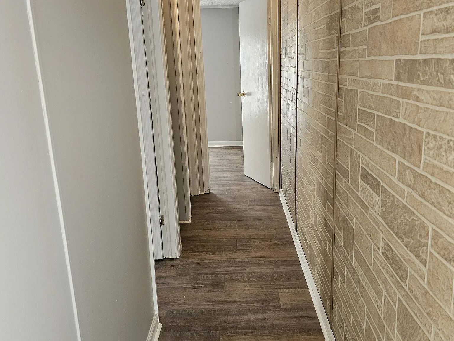 3 bed, $1,000 — Photo 4